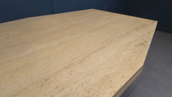 Image 1 of Table de salle à manger vintage en travertin et laiton