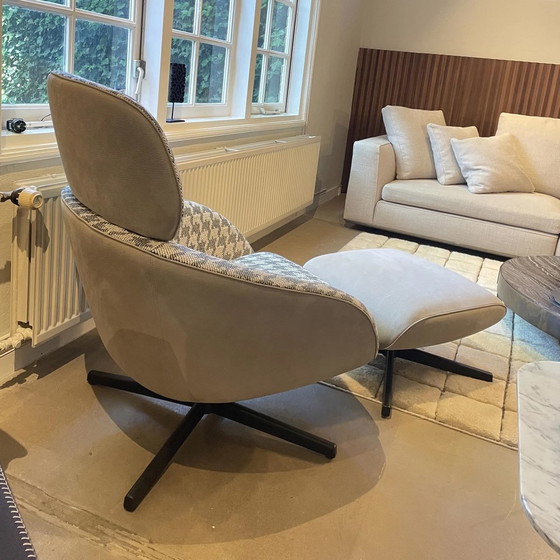 Image 1 of Poltrona Minotti Russell con pouf