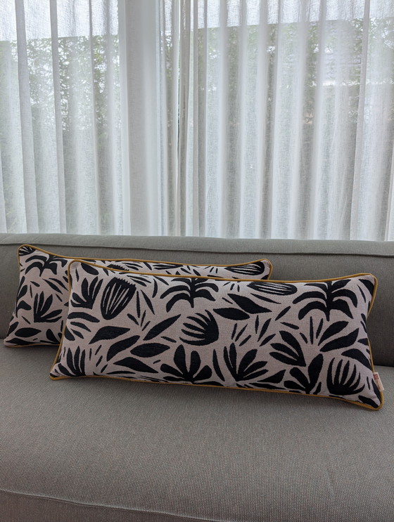 Image 1 of Coussin décoratif Ralentissez