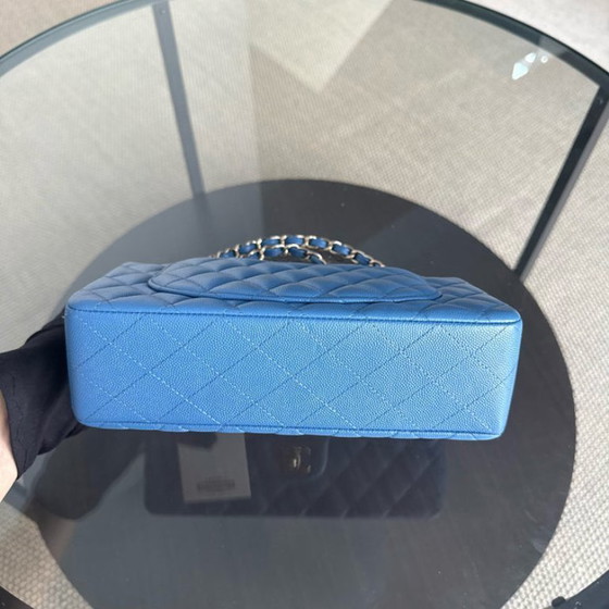 Image 1 of Chanel Classic Flap Small - Caviar 23CM Gewatteerd Oceaanblauw Goudkleurige Hardware Serie 30
