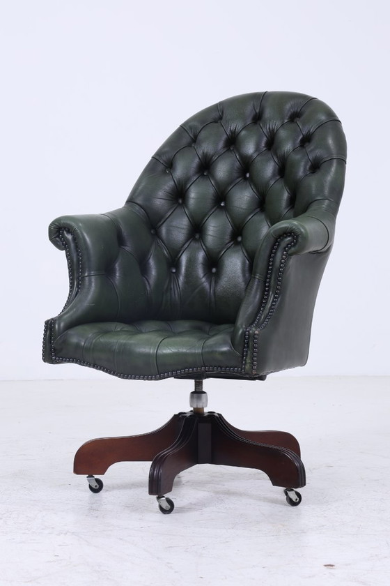 Image 1 of Captain Chair fauteuil avec roulettes | cuir vintage Chesterfield fauteuil vert antique #06-47