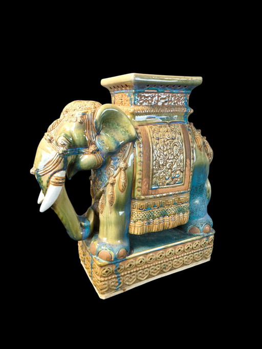 Keramikelefant im XL-Format