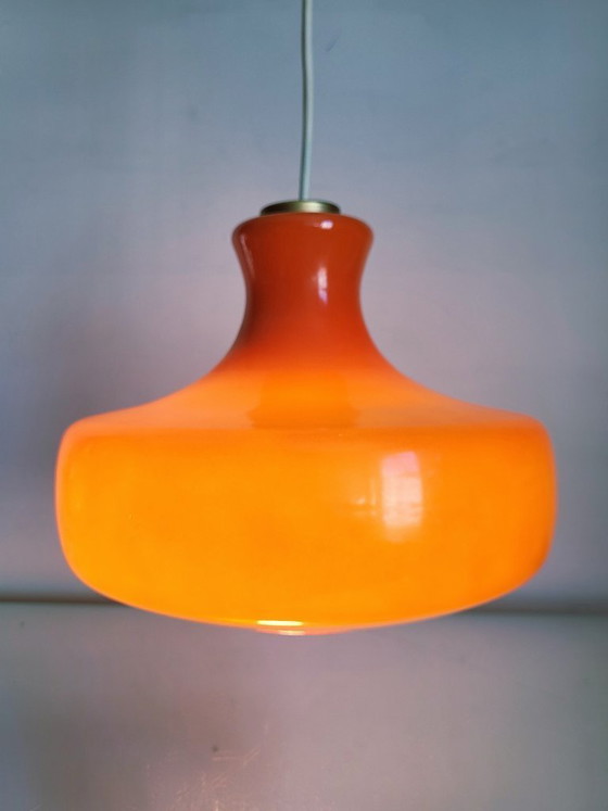 Image 1 of Suspension vintage en verre opalin orange, années 1960