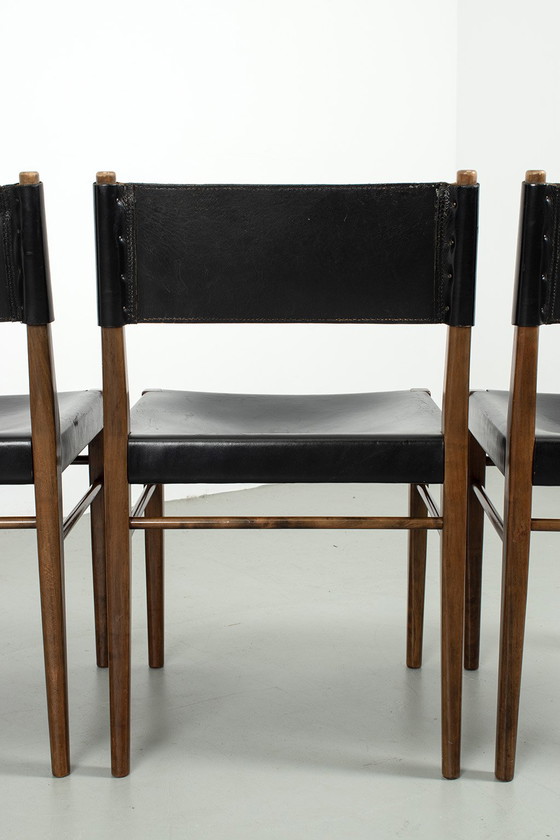 Image 1 of Ensemble de 5 chaises vintage en cuir robuste