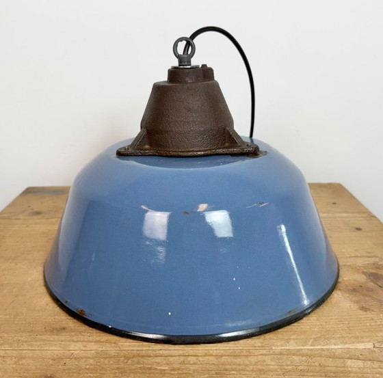 Image 1 of Industriële hanglamp van blauw emaille en gietijzer, jaren 60