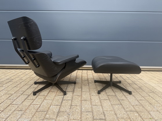 Image 1 of 2x Original Vitra Eames Lounge chair + Ottoman Full Black version in MINT CONDITION!!