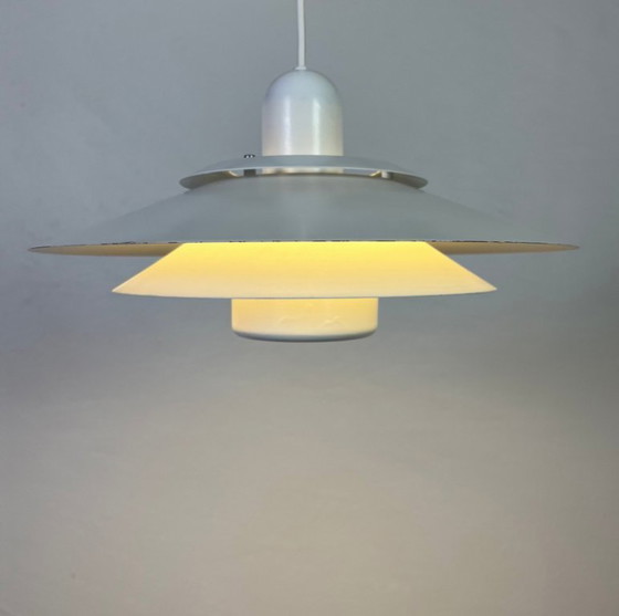 Vintage Danish Scale Lamp: In the style of Louis Poulsen, Pendant lamps, Aluminium, White (photo 2 of 10)