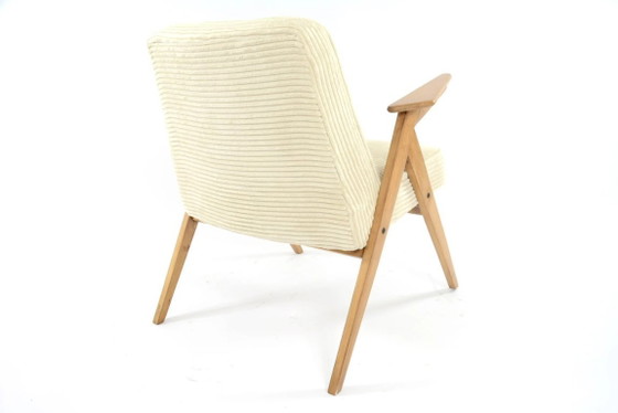 Image 1 of Konijnenfauteuil van corduroy