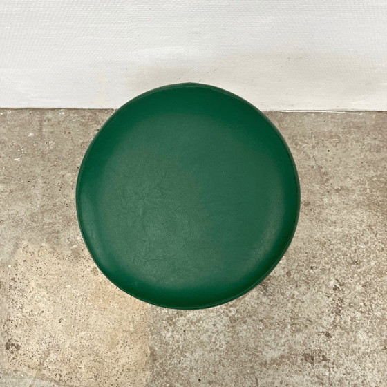 Image 1 of 2 taburetes de tulipán de mediados de siglo con asiento de polipiel verde