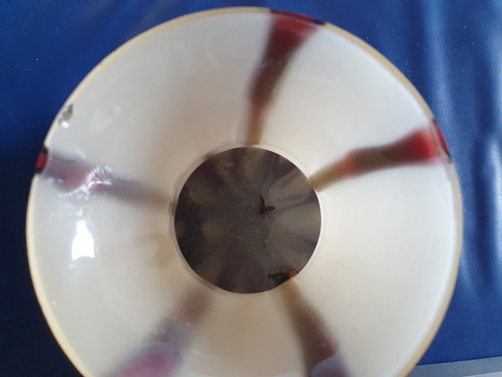 Böhmische Art-Deco-Vase aus opalweißem und rubinrotem Glas, ca. 1925–1935 – Glaskunst (photo 6 of 6)