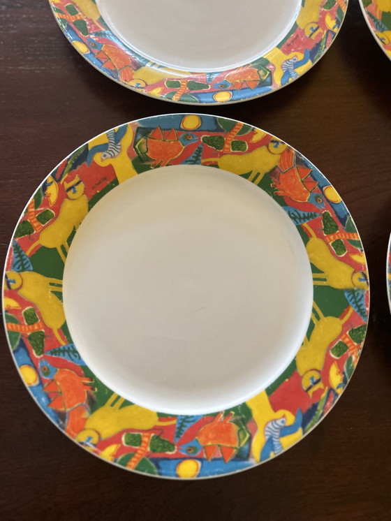 Image 1 of Corneille plates 4 large and 6 small l'ete commençant