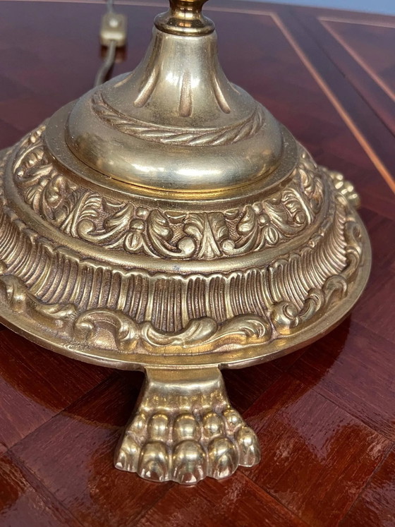 Luxueuse paire de candélabres anciens en bronze doré, dans le style exquis de Louis XV. – Lampes (photo 5 of 6)