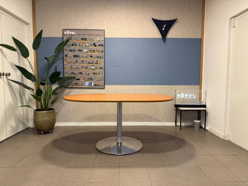 Artefort | Pedro Paulín | Mesa ovalada circular | 160x100cm