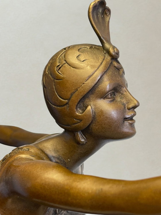 Image 1 of Art Deco sculptuur – Danseres in beweging – Decoratief brons – Gesigneerd F. Paris – 38 cm