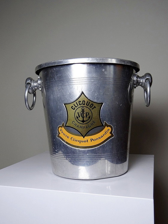 Image 1 of Champagne bucket Veuve Clicquot Ponsardin Vintage Métal Argenté/Aluminum