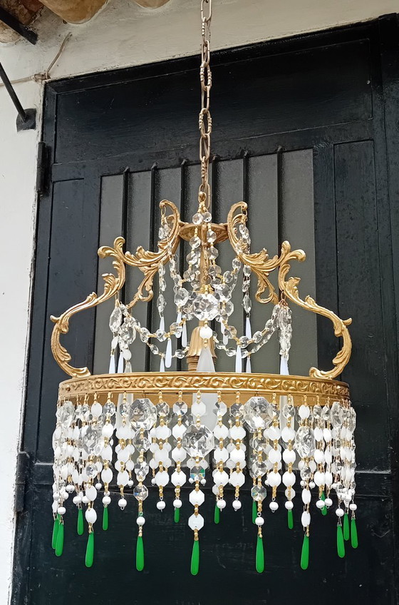 Image 1 of Kroonluchter met wit melkglas en authentiek kristal.