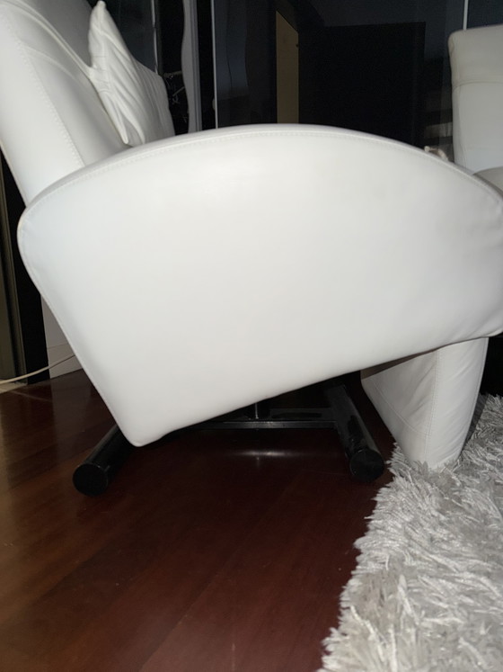 Image 1 of White leather vintage fauteuils