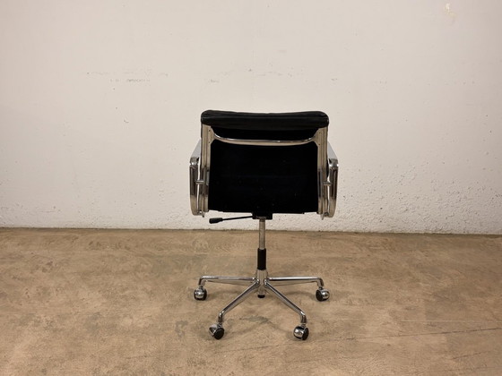Image 1 of Silla Vitra Eames Soft Pad EA 217