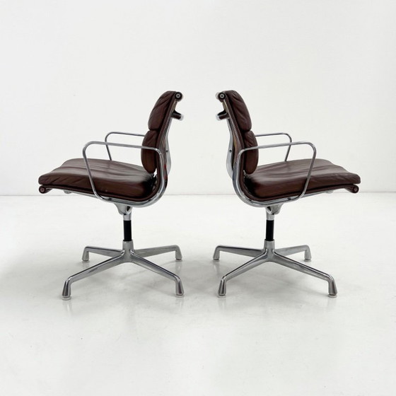 Image 1 of Bruine leren EA208 Softpad bureaustoel van C. & R. Eames voor Herman Miller, jaren 70.