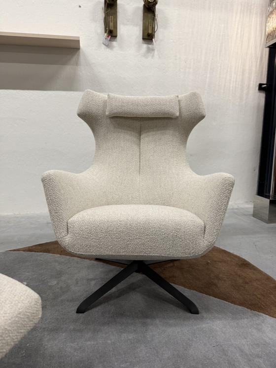 Image 1 of Diseño en Stock Sillón Nosto Relax con otomana Monza