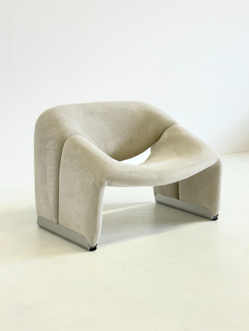 Artifort Groovy F598 M-Chair by Pierre Paulin in white taupe