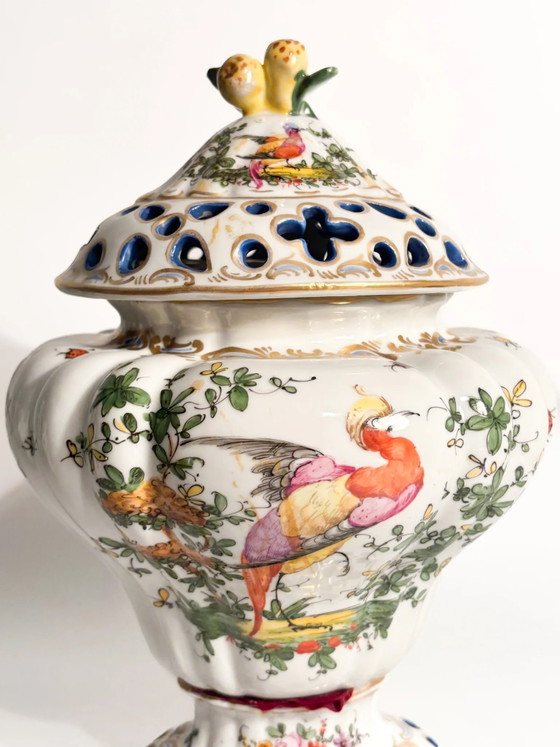Vase brûleur à parfum en porcelaine française peinte à la main, années 1920 – Objets déco (photo 4 of 19)