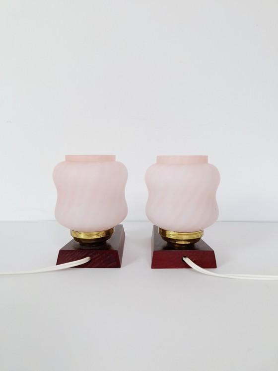 Image 1 of Set di 2 luci notturne vintage / lampade da comodino rosa / lampade da notte rosa / luce retrò / lampade Emi Poljcane / prodotte