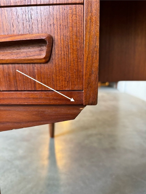 Image 1 of Vintage Deens bureau 2 zijdig teak