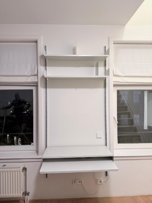 Parete attrezzata Vitsoe con scrivania