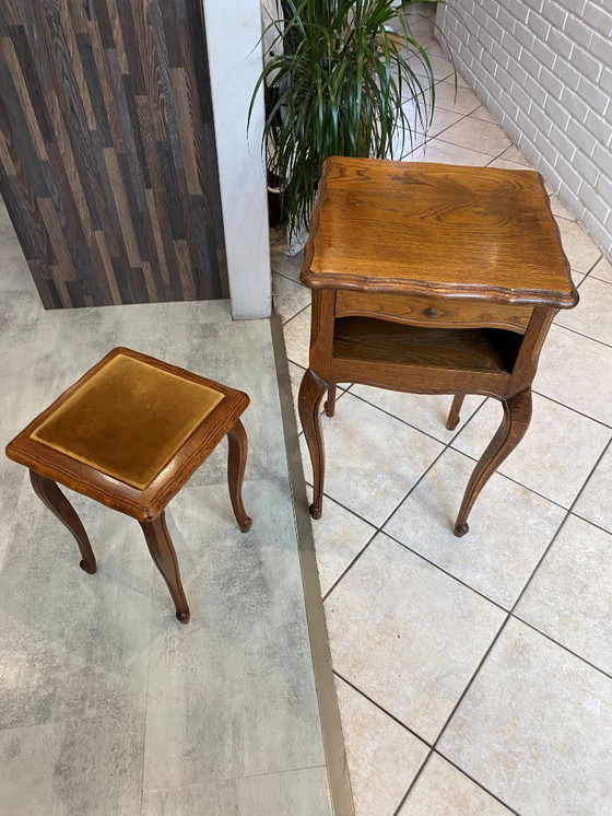 Image 1 of Conjunto de mesa y taburete estilo Luis XV en roble macizo