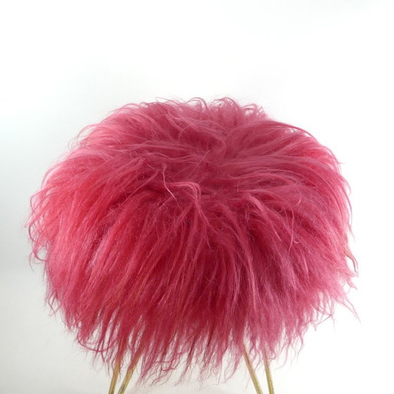 Mid-century loop stool, hairpin stool with pink shaggy fur – Unbekannt, Metal, Textile (photo 2 of 7)