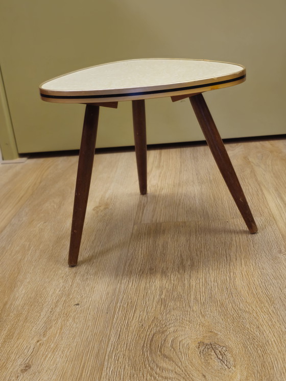 Image 1 of Tavolino vintage per piante Tavolino giallo