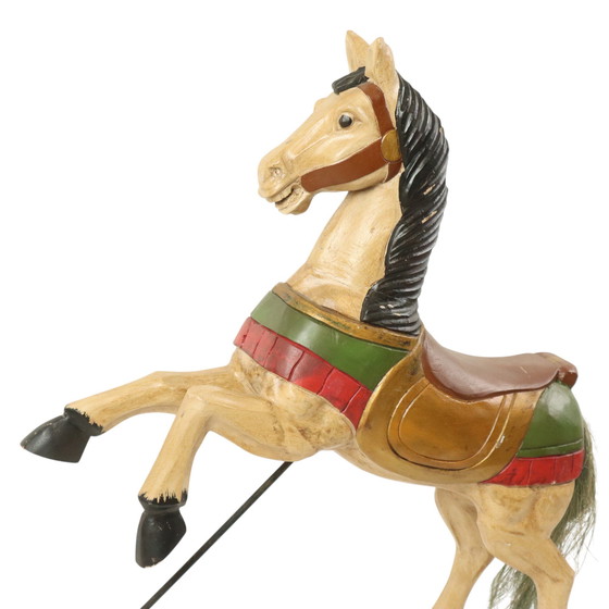 Image 1 of Cheval de carrousel vintage en bois