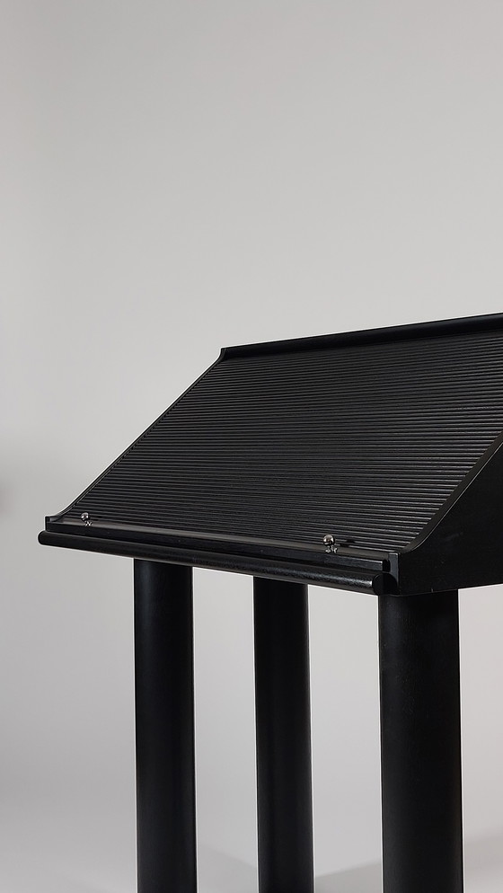 Image 1 of Excepcional escritorio secretario posmoderno de la colección Röthlisberger, diseñado por Hans Eichenberger.