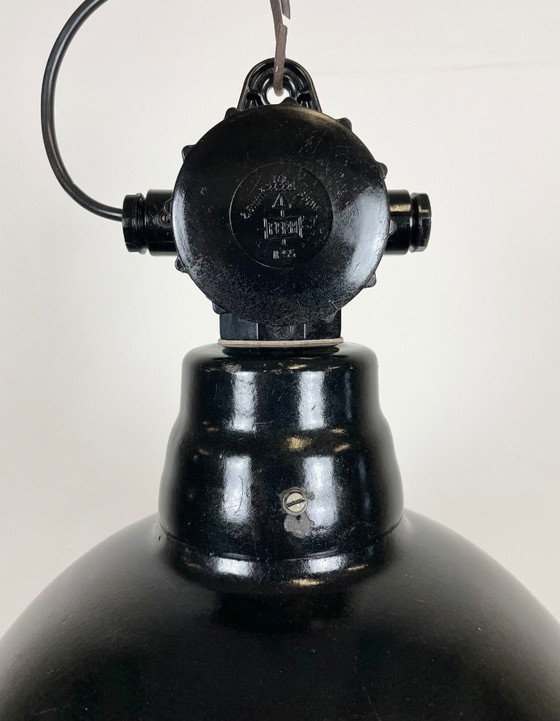 Image 1 of Schwarze Emaille-Fabrikleuchte aus Ostdeutschland von Lbd Veb Leuchtenbau Dresden, 1950er Jahre