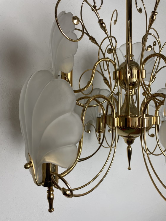 Image 1 of Elegant Italian Vintage Chandelier with Murano Shells