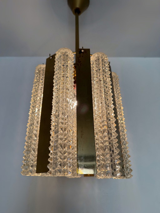 Kroonluchter in retrostijl uit de jaren 60
