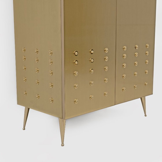 Image 1 of Mueble bar italiano de latón con tiradores esculturales de latón fundido.