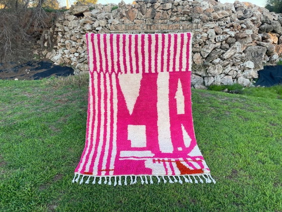 Image 1 of Magnifique Tapis artisanal rose 250cmx150cm 