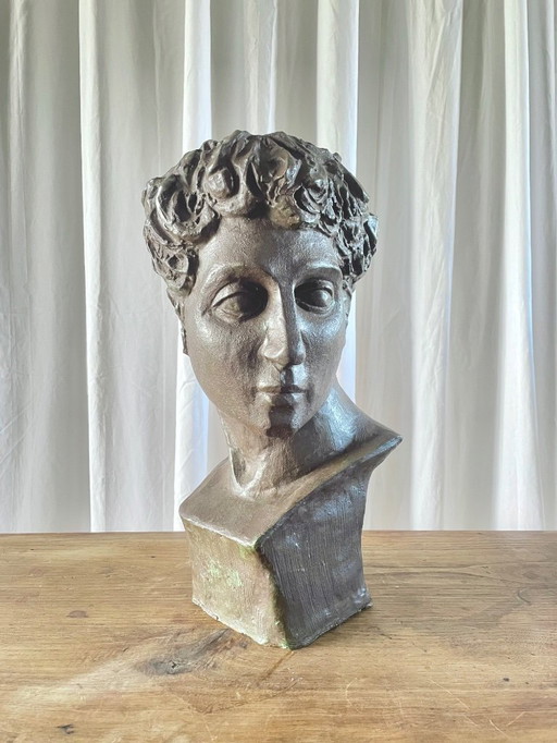 Terrakottabüste mit bronzener Patina, inspiriert von der Antike, signiert