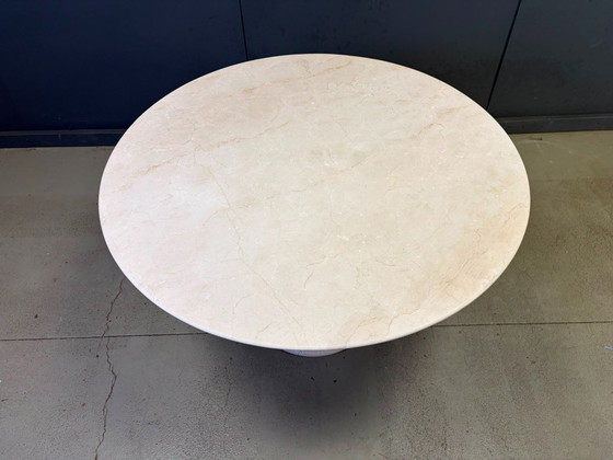 Mesa de comedor redonda francesa de travertino, década de 1970. – Mesas de comedor, Stone (photo 3 of 10)
