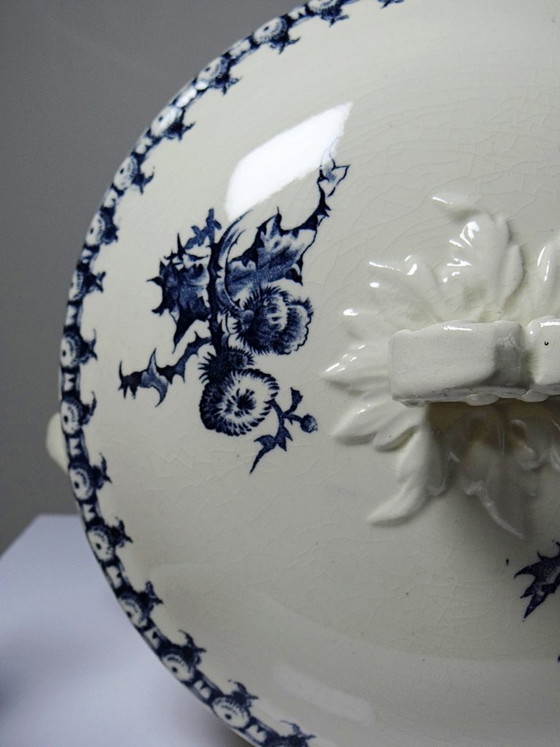 Image 1 of Sopera antigua de porcelana opaca Gien, 1890-1910, diseño de piedra de hierro, diseño Chardons