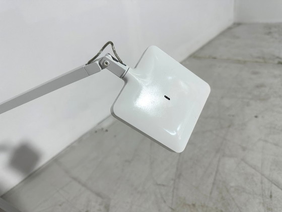 (4) Lampe de bureau LED Flos Kelvin blanche - Antonio Citterio - Design italien – Lampes de bureau, Metal (photo 5 of 7)