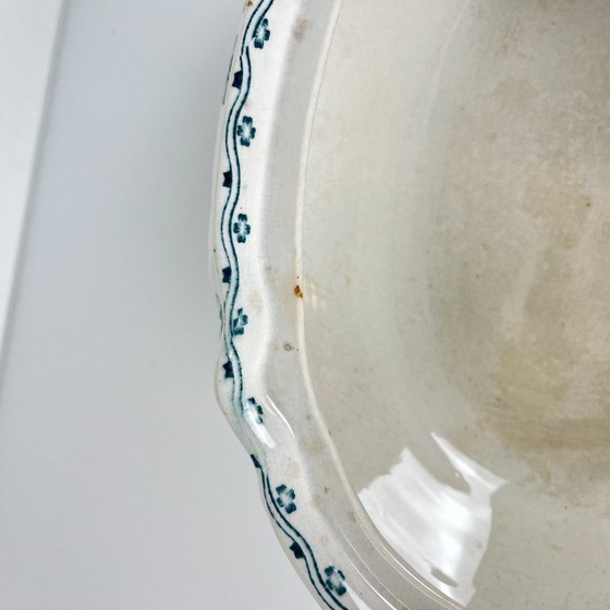 Image 1 of Plato de verduras Villeroy & Boch, modelo "Trèfle - Klee", azul, 1890-1900