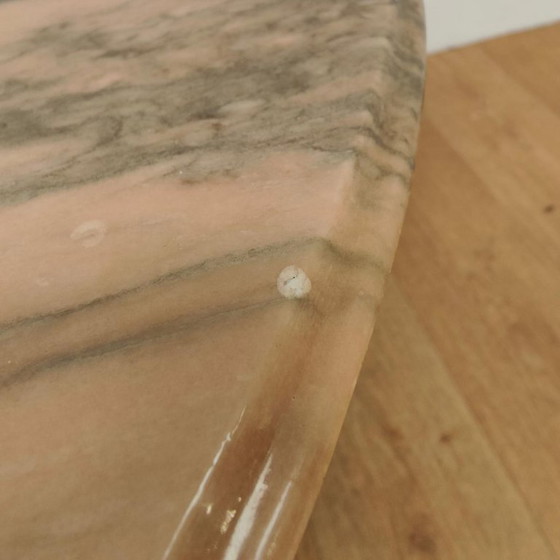 Table basse ronde de style Régence avec plateau en marbre onyx. – Tables basses, Marble, Brass (photo 13 of 13)
