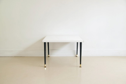 tavolino da caffè quadrato in formica bianca