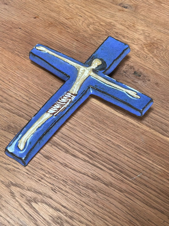 Image 1 of Cruz de pared de cerámica esmaltada en azul cobalto