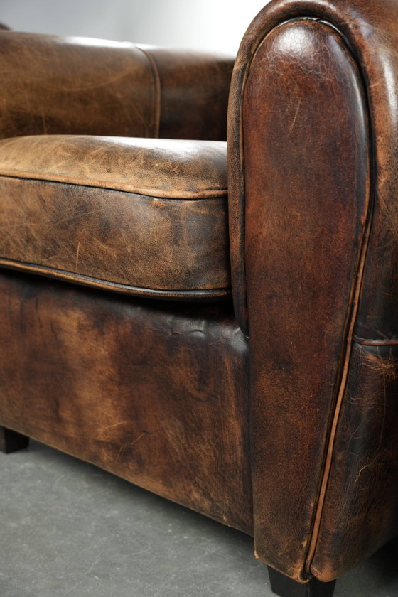 Image 1 of 2 comode poltrone in pelle di pecora dal design Art Déco