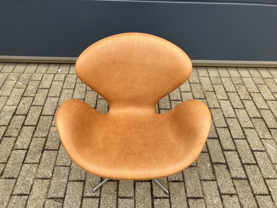 Image 1 of Original Vintage Fritz Hansen Swan Chair From 01-1975 in Beautiful Vintage Camel-Cognac Leather. In New Condition!!!
