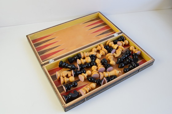 Image 1 of Jeu d'échecs en bois vintage dans une boîte en bois fabriqué en Tchécoslovaquie